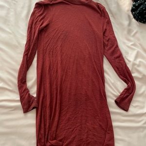 Divided long-sleeve t-shirt dress
